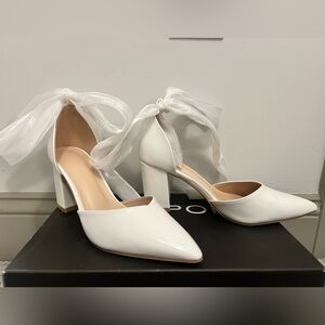 White organza bow heels size 7.5